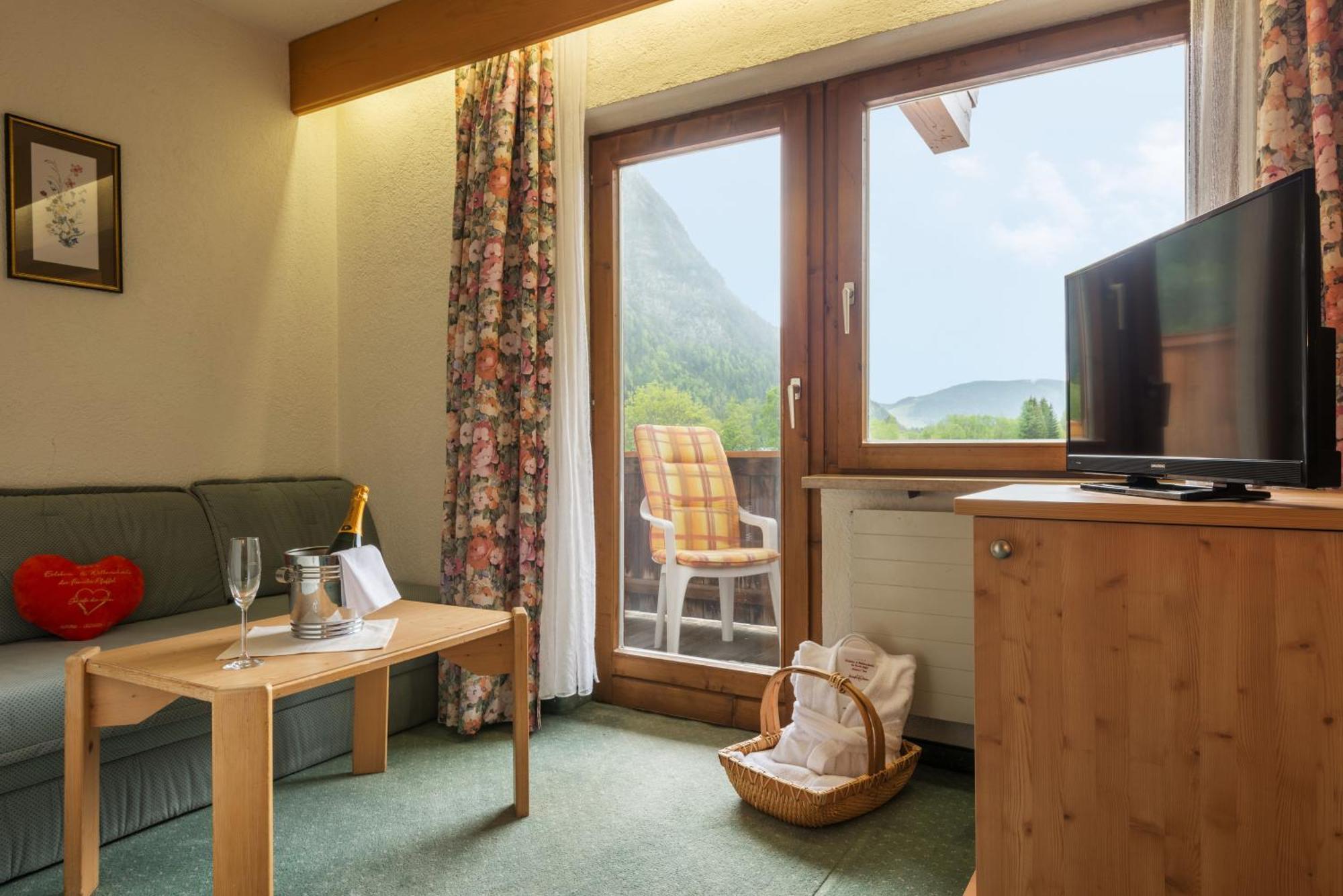 Hotel Hubertushof - Ihr Hotel Mit Herz Leutasch Kültér fotó